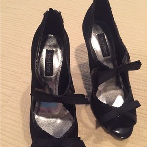 Black suede/patent leather shoes